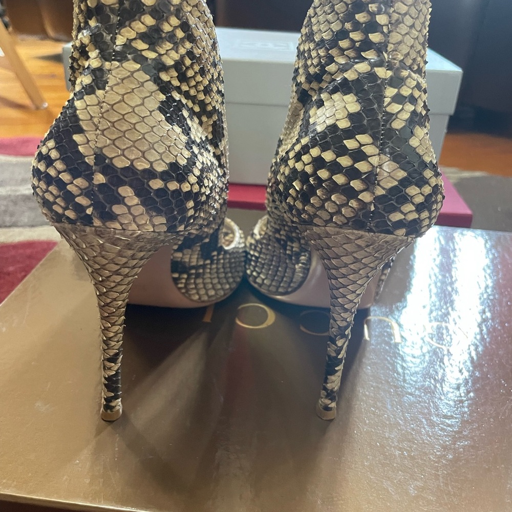 Gianvito Rossi Python Sandals - Size 40. - image 4